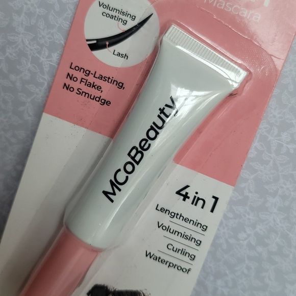 MCoBeauty Ultra Curl 4 in 1 Mascara - Picture 2 of 6